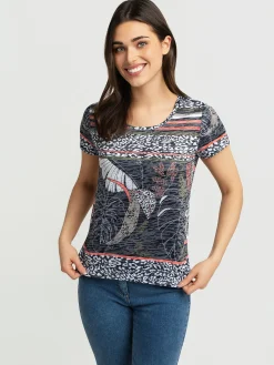 Short-sleeve semi-fitted t-shirt
