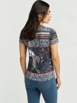Short-sleeve semi-fitted t-shirt