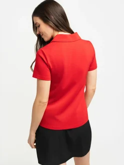 Short-sleeve semi-fitted t-shirt