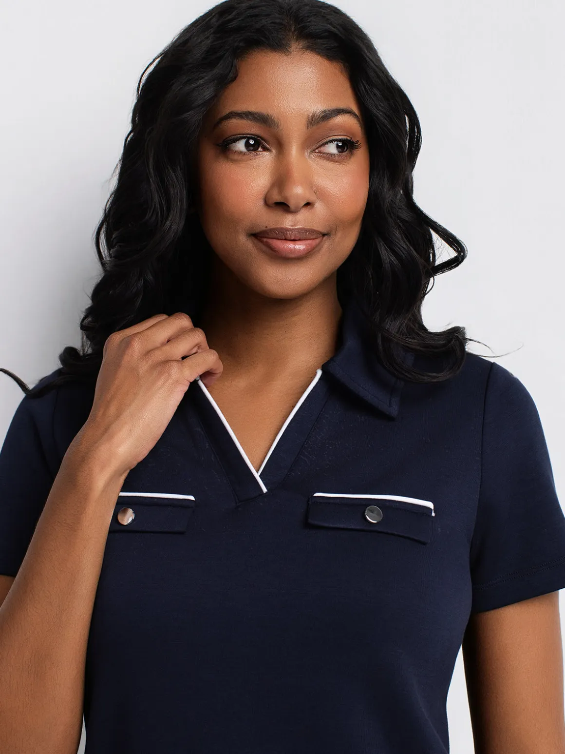 Short-sleeve semi-fitted t-shirt