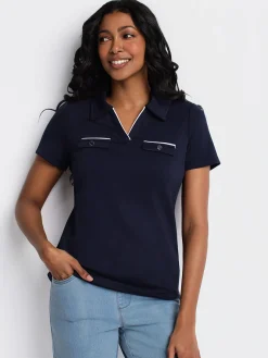 Short-sleeve semi-fitted t-shirt