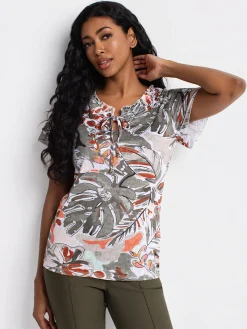 Short-sleeve semi-fitted t-shirt