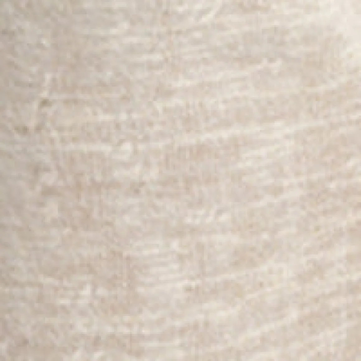 Short-sleeve semi-fitted t-shirt