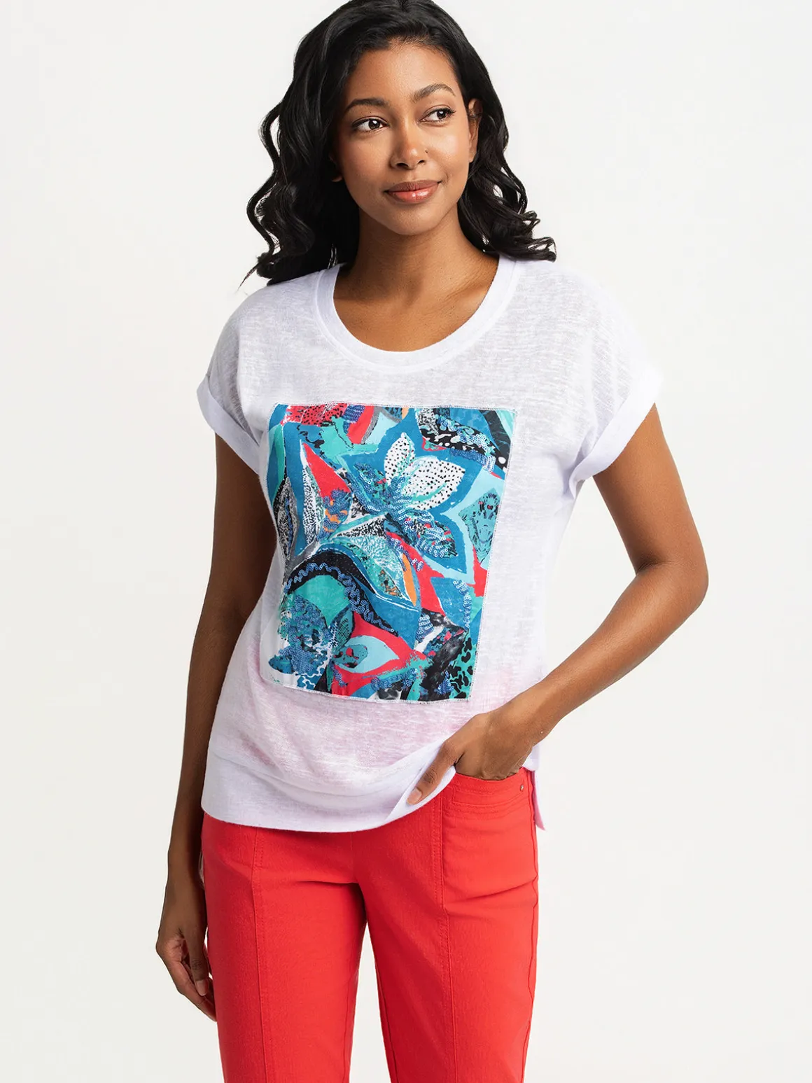 Short-sleeve semi-fitted t-shirt