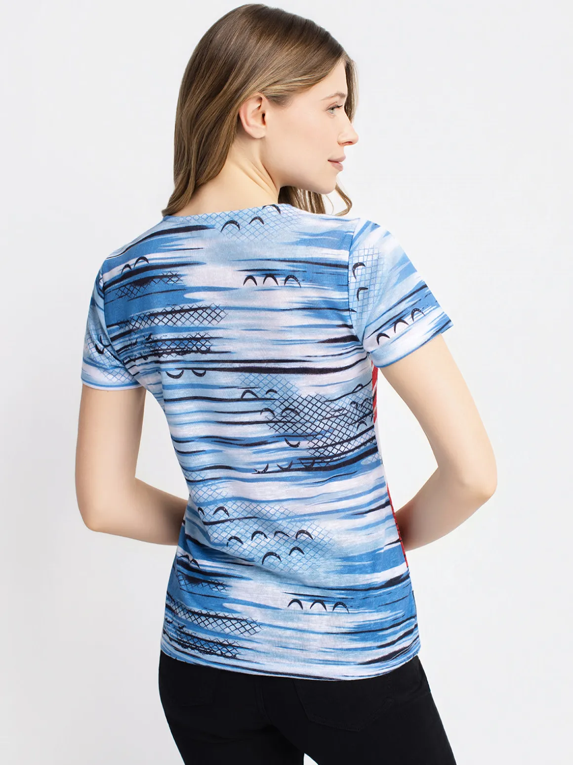 Short-sleeve semi-fitted t-shirt