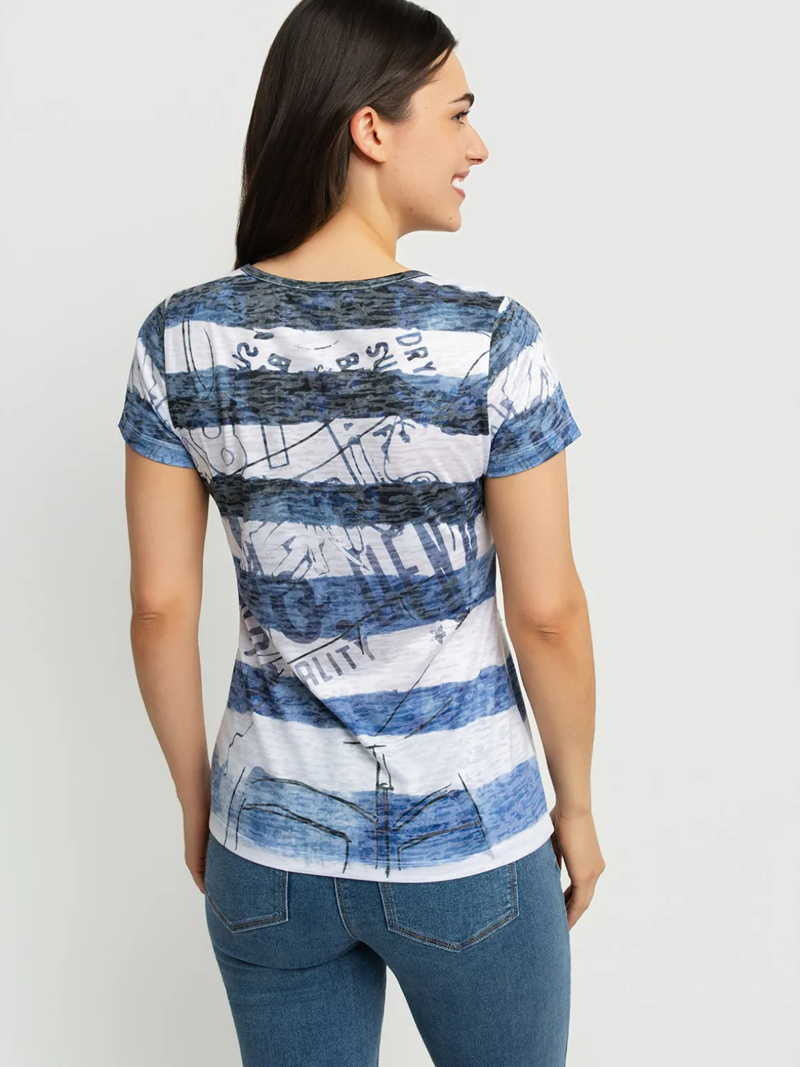 Short-sleeve semi-fitted t-shirt
