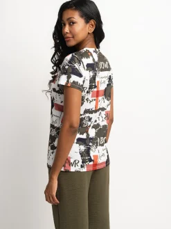 Short-sleeve semi-fitted t-shirt