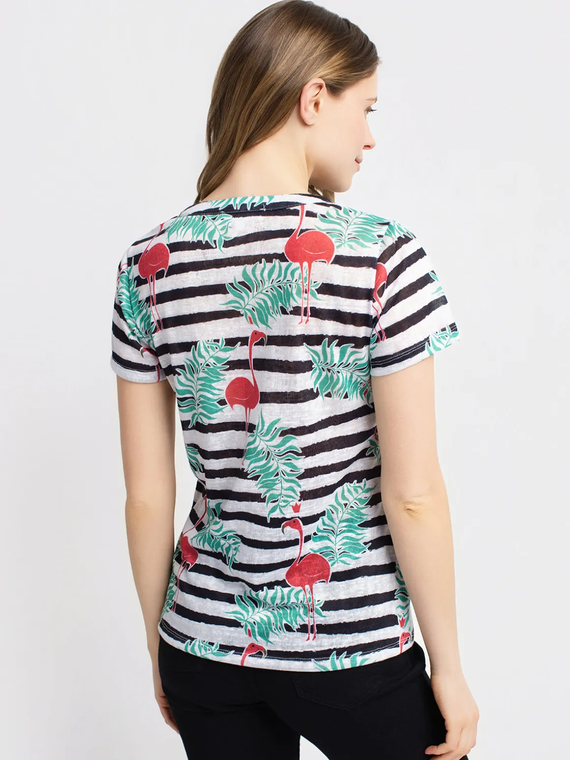 Short-sleeve semi-fitted T-shirt