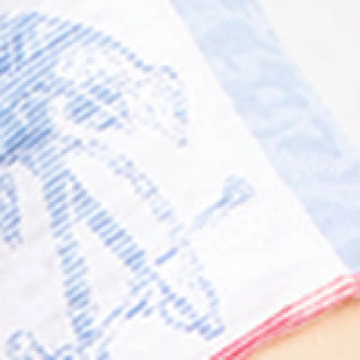 Short-sleeve semi-fitted t-shirt
