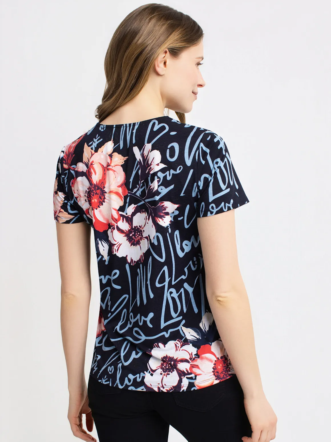 Short-sleeve semi-fitted T-shirt