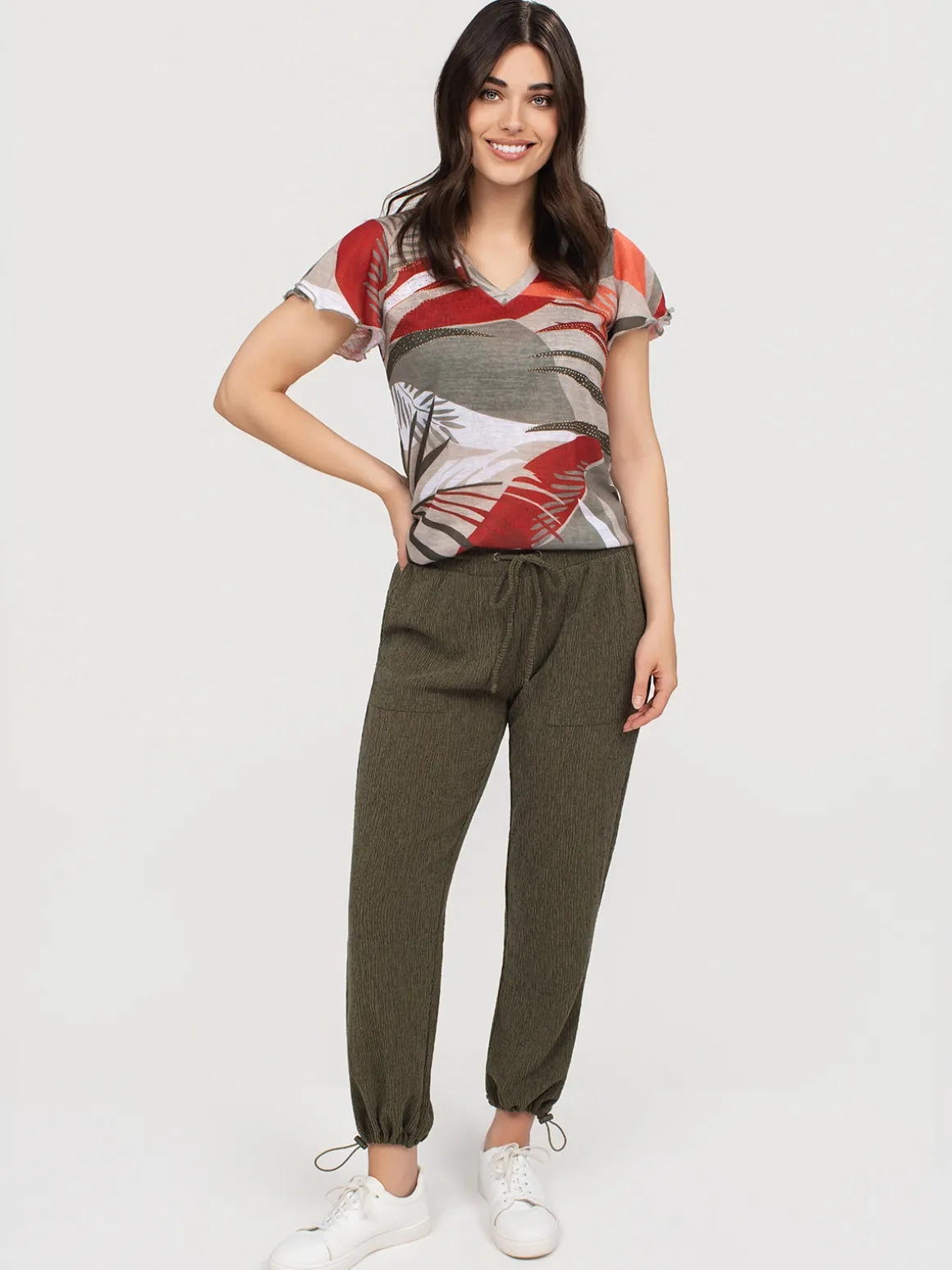 Short-sleeve semi-fitted t-shirt