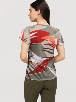 Short-sleeve semi-fitted t-shirt