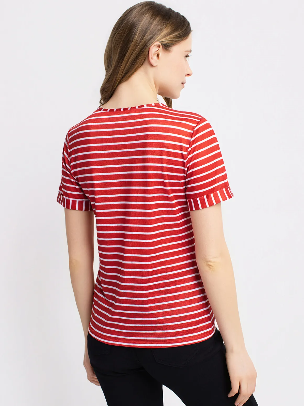 Short-sleeve semi-fitted T-shirt