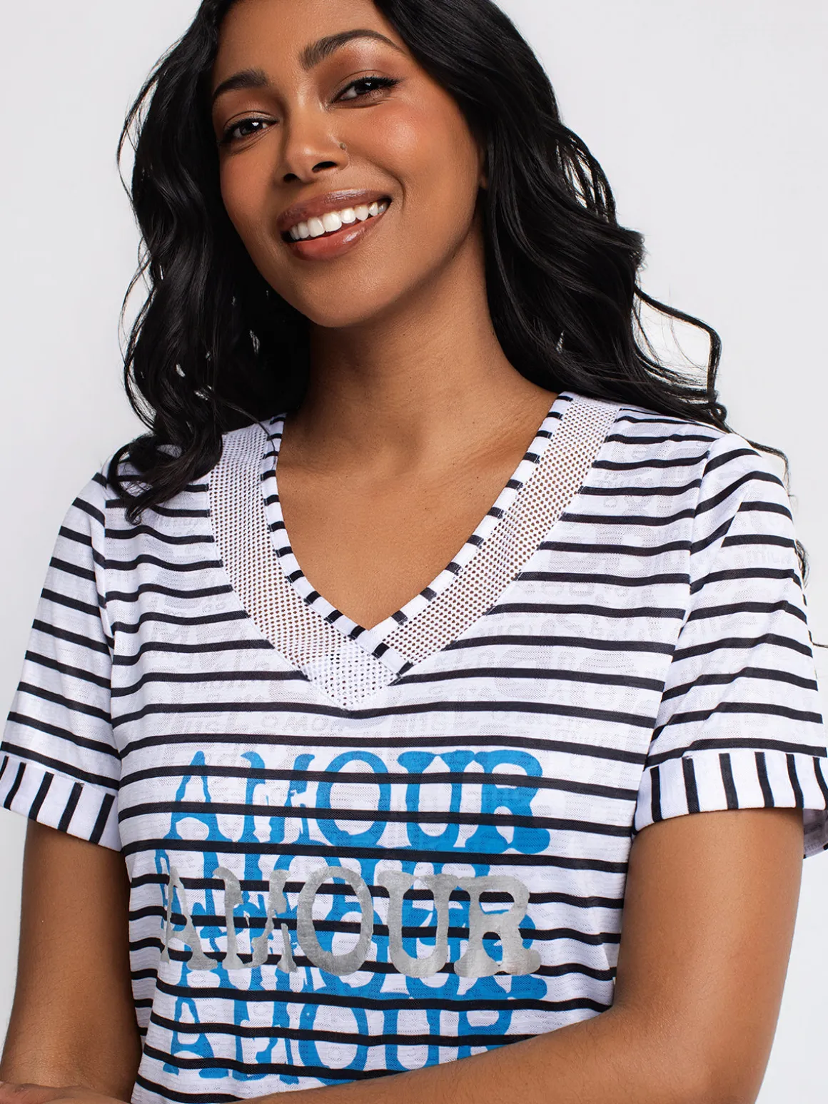 Short-sleeve semi-fitted T-shirt