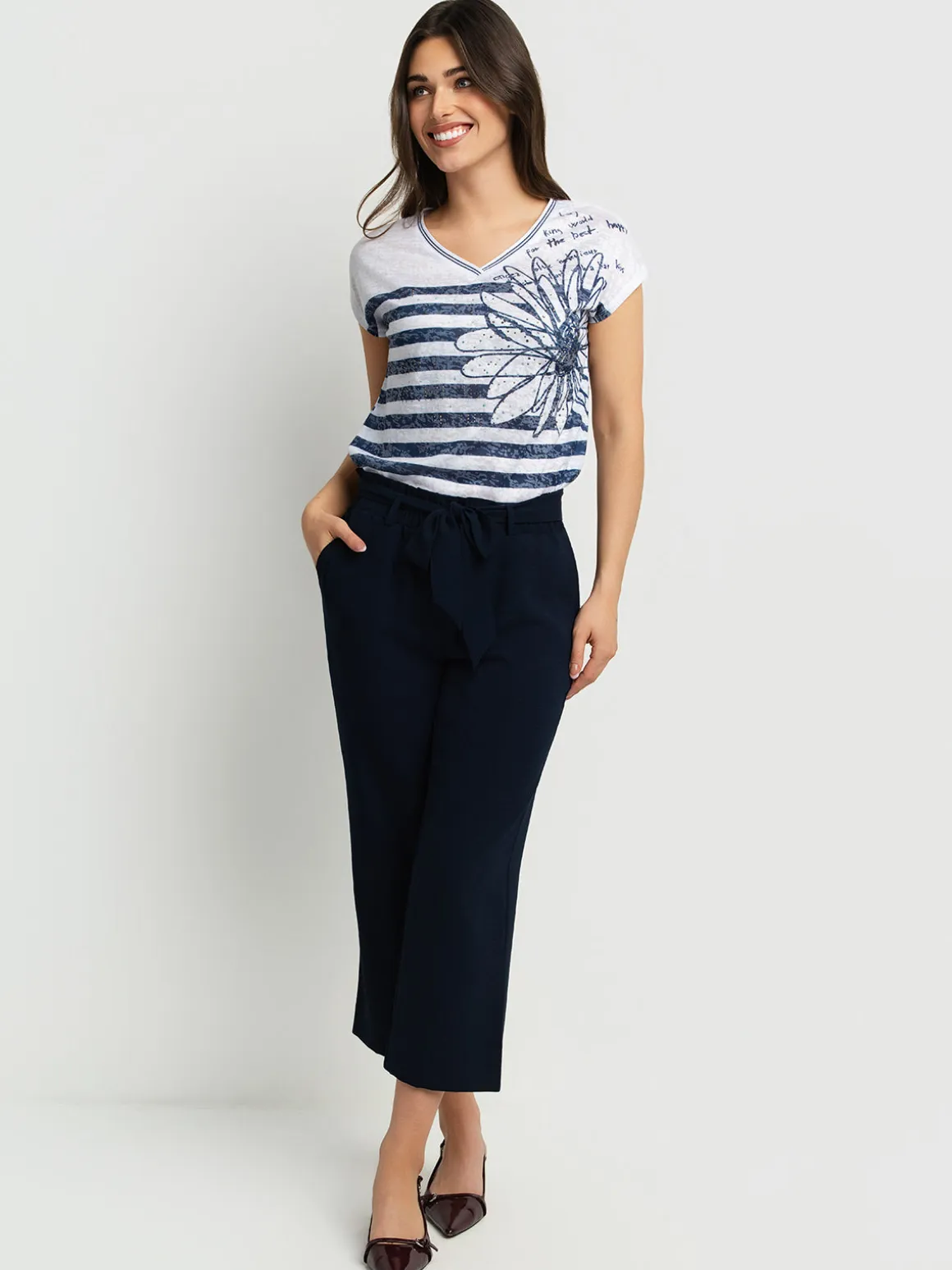 Short-sleeve semi-fitted t-shirt