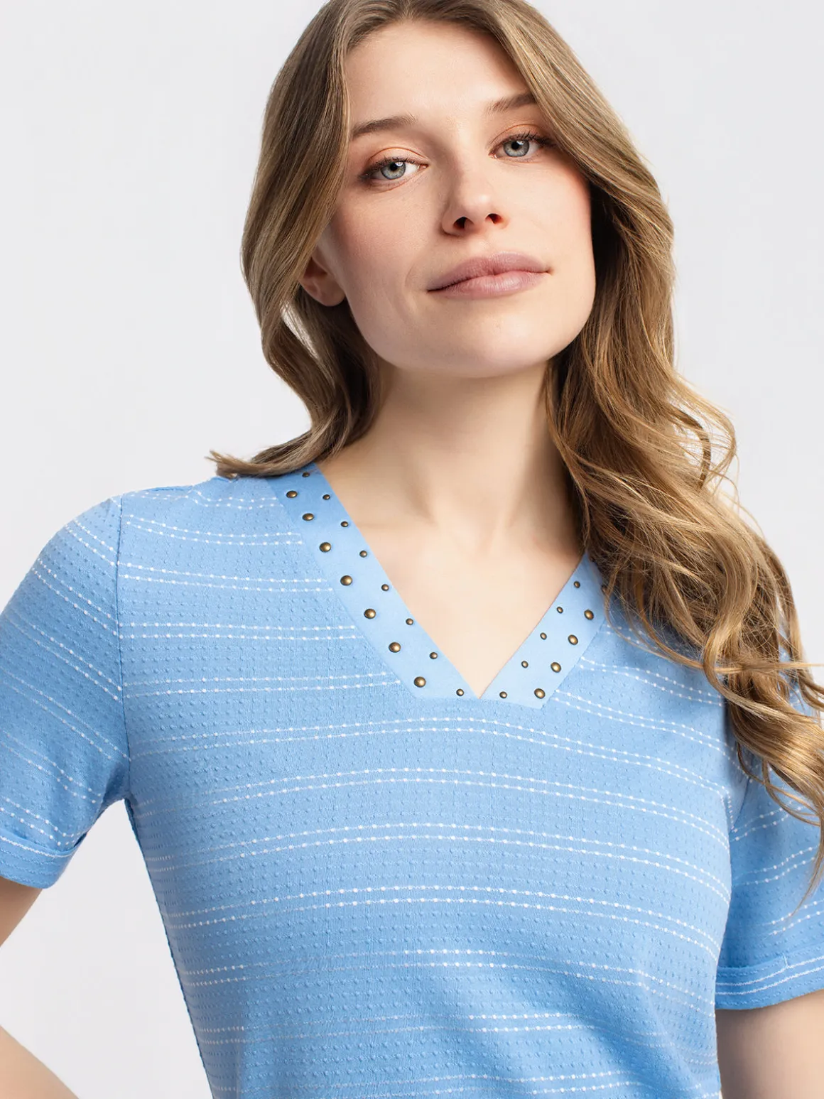 Short-sleeve semi-fitted tunic