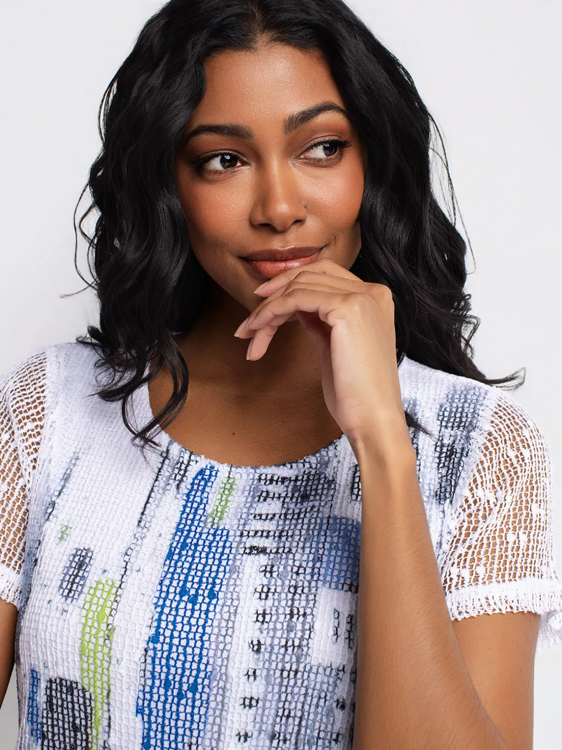 Short-sleeve semi-fitted tunic