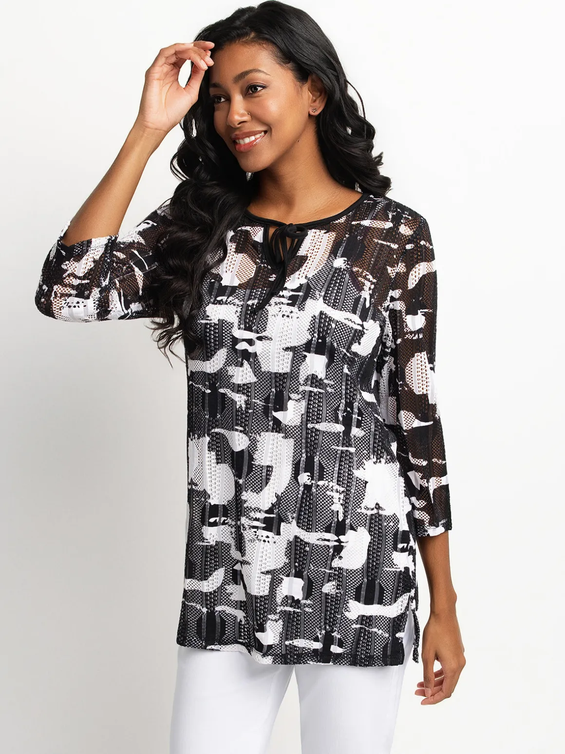 Short-sleeve semi-fitted tunic