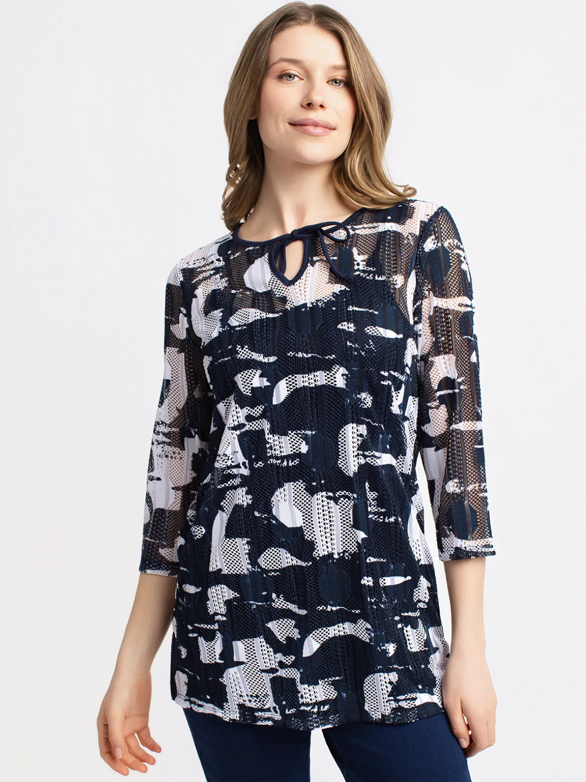 Short-sleeve semi-fitted tunic