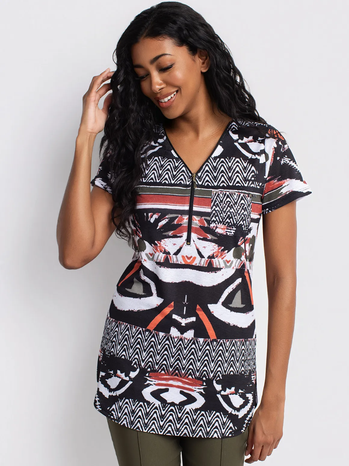 Short-sleeve semi-fitted tunic