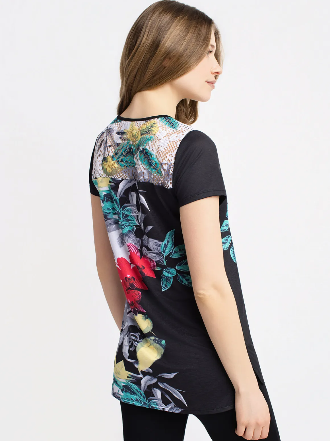Short-sleeve semi-fitted tunic