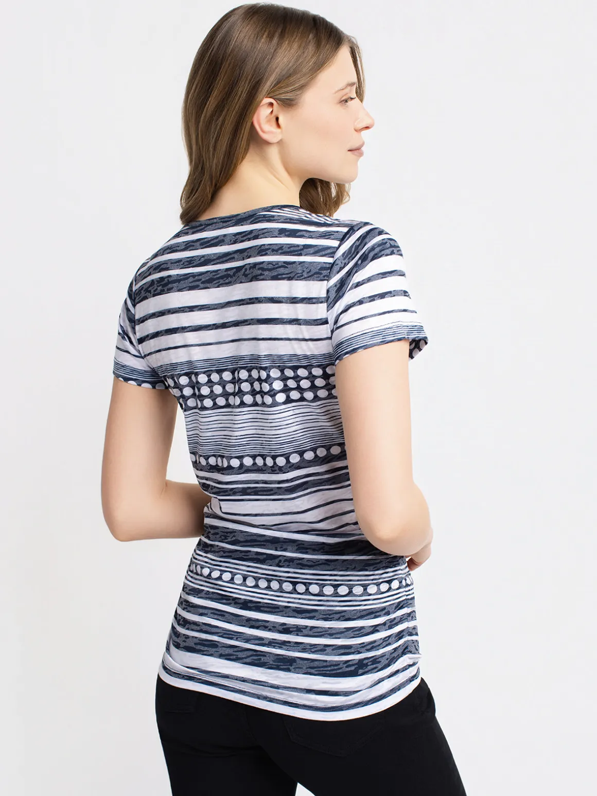 Short-sleeve semi-fitted tunic