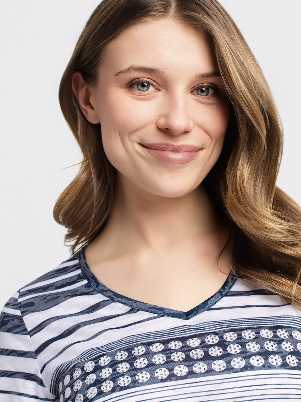 Short-sleeve semi-fitted tunic