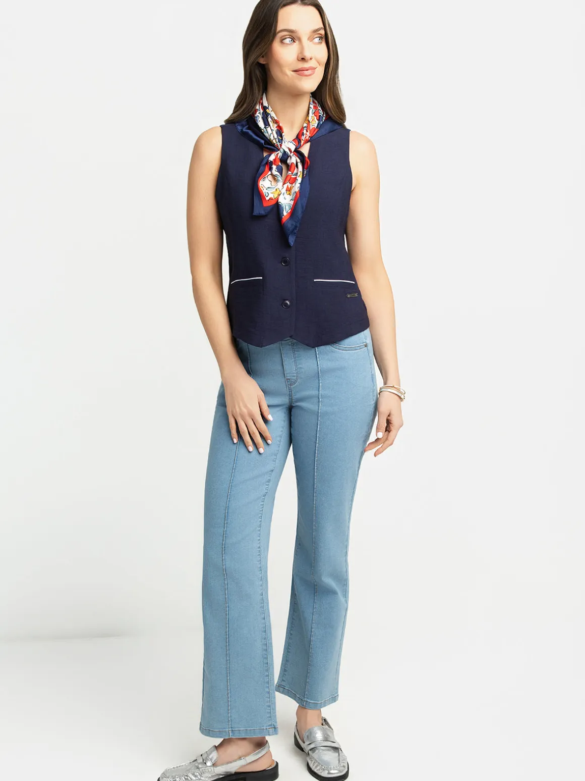 Sleeveless blazer