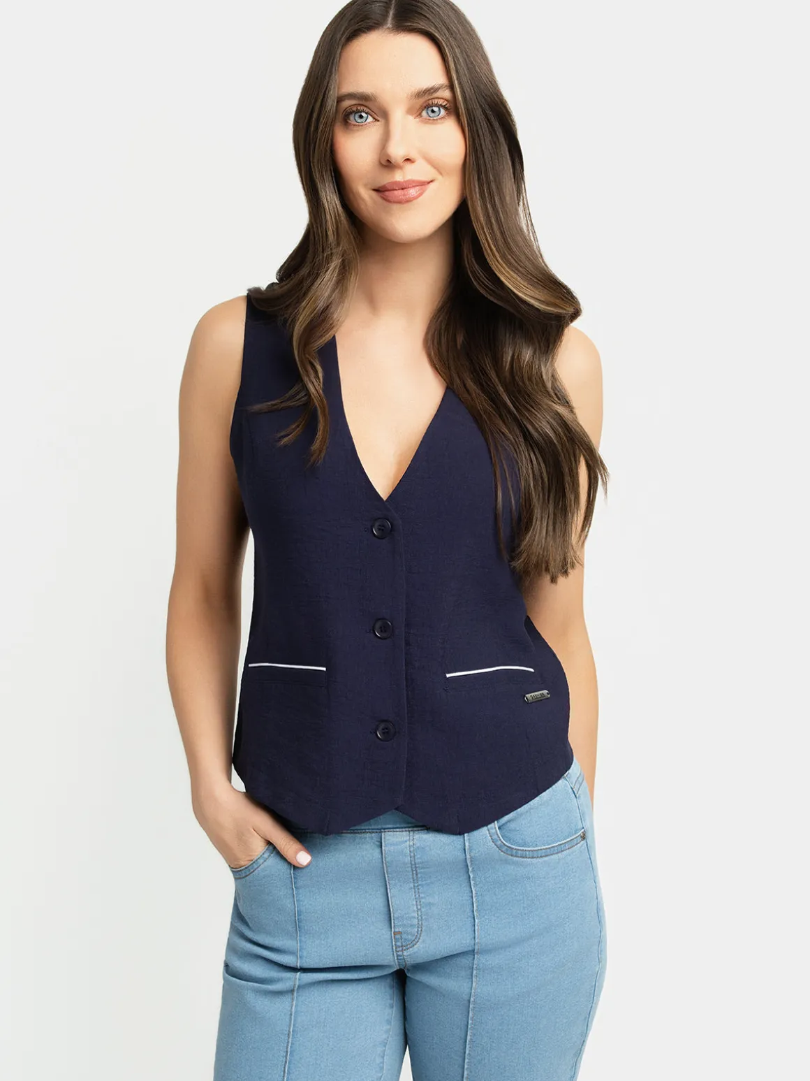 Sleeveless blazer