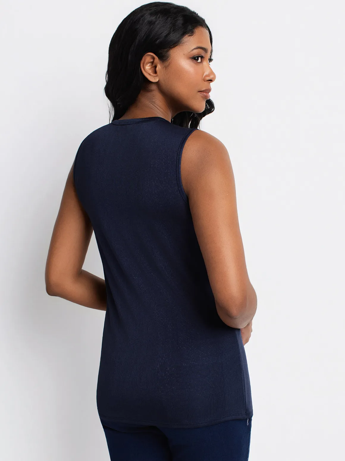 Sleeveless semi-fitted tunic