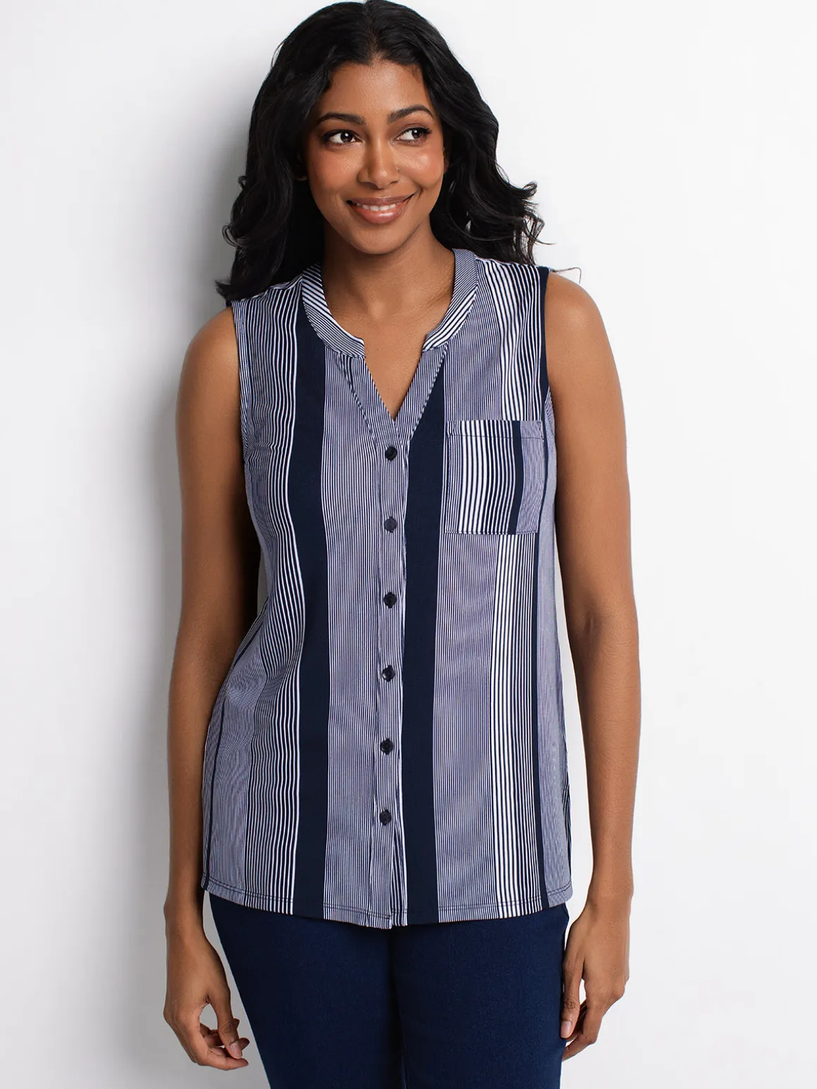 Sleeveless semi-fitted tunic