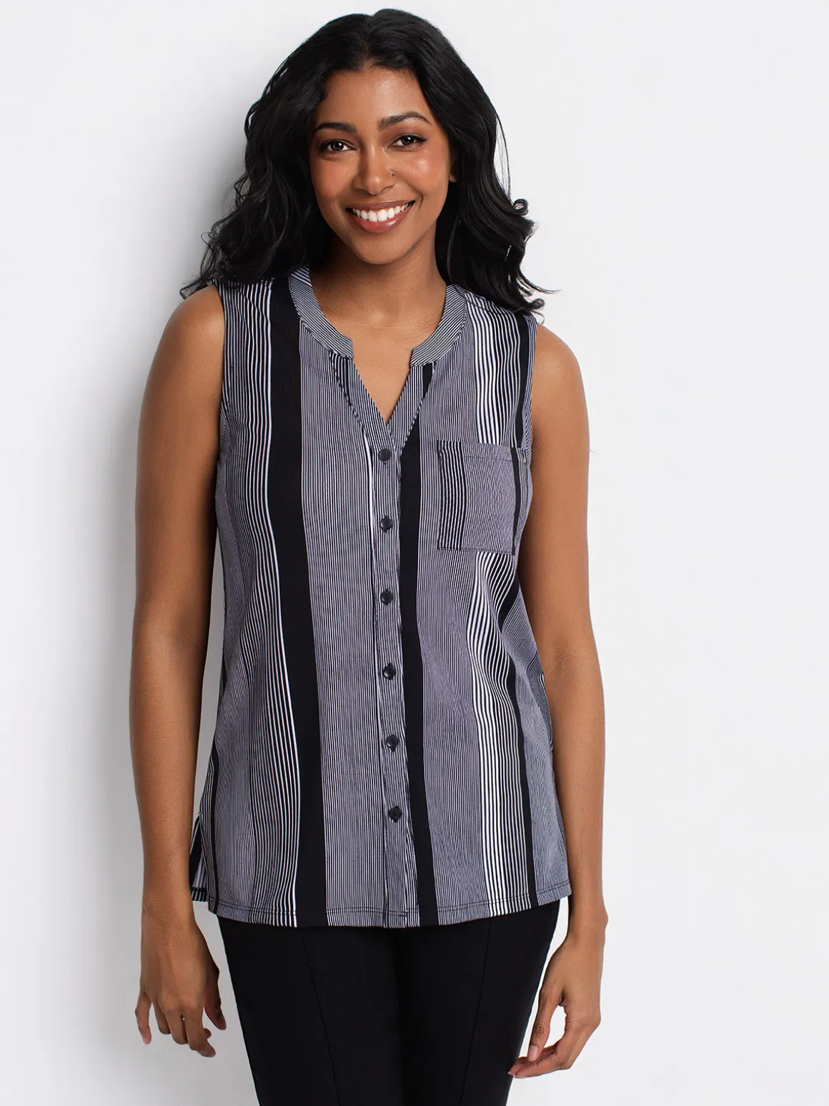 Sleeveless semi-fitted tunic