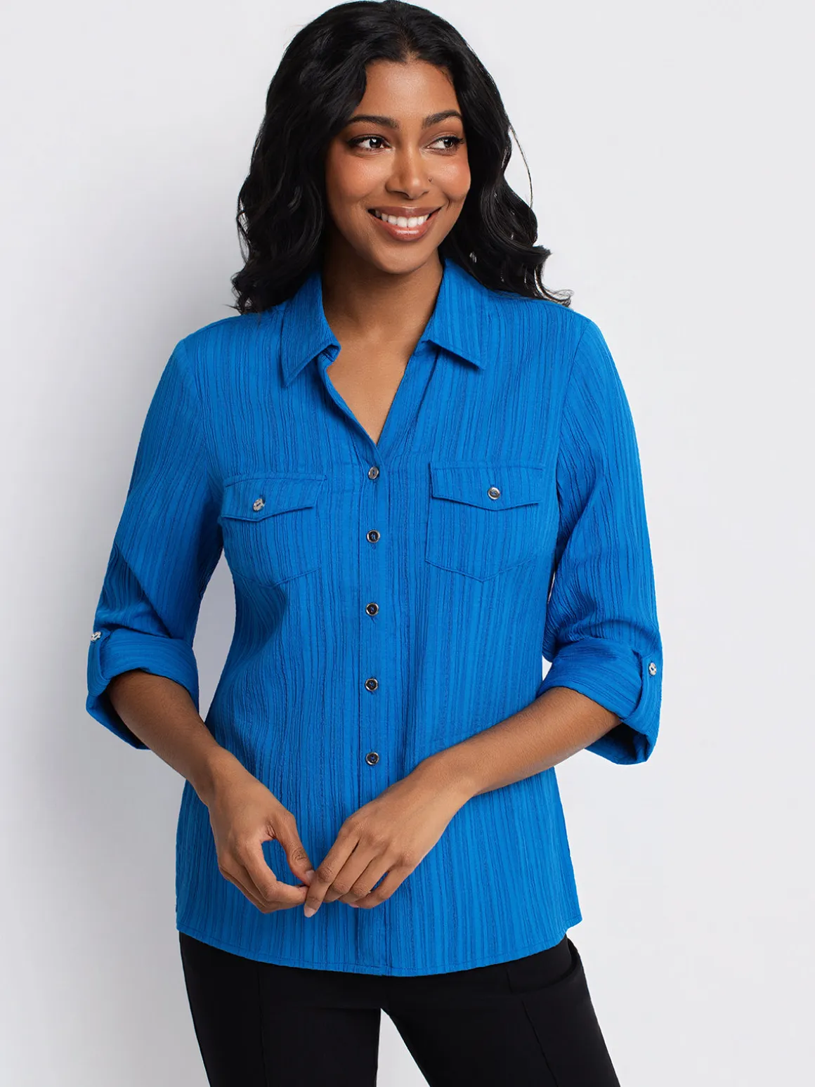 3/4-sleeve semi-fitted blouse with buttons