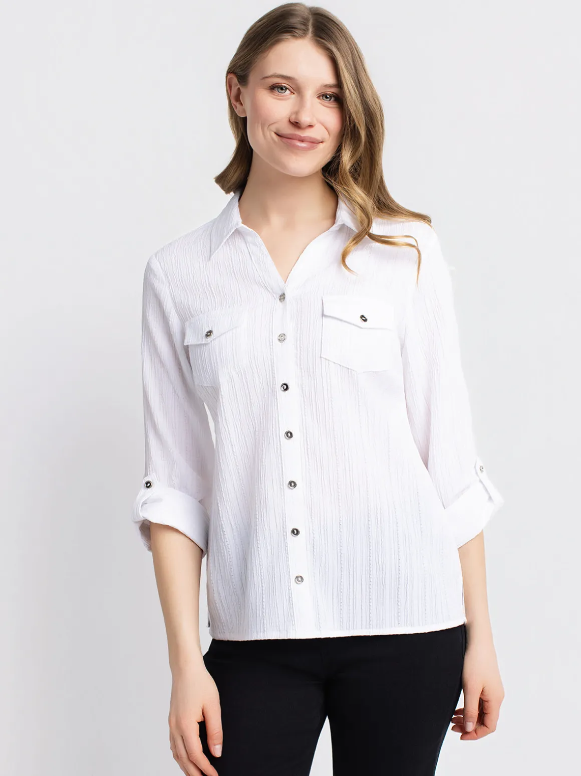 3/4-sleeve semi-fitted blouse with buttons