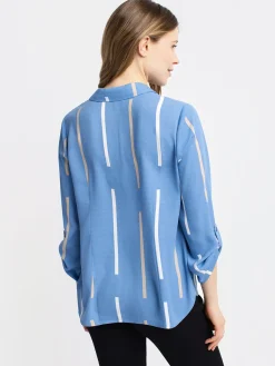 3/4-sleeve semi-fitted blouse with buttons