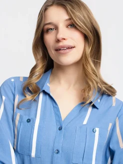 3/4-sleeve semi-fitted blouse with buttons