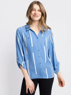 3/4-sleeve semi-fitted blouse with buttons