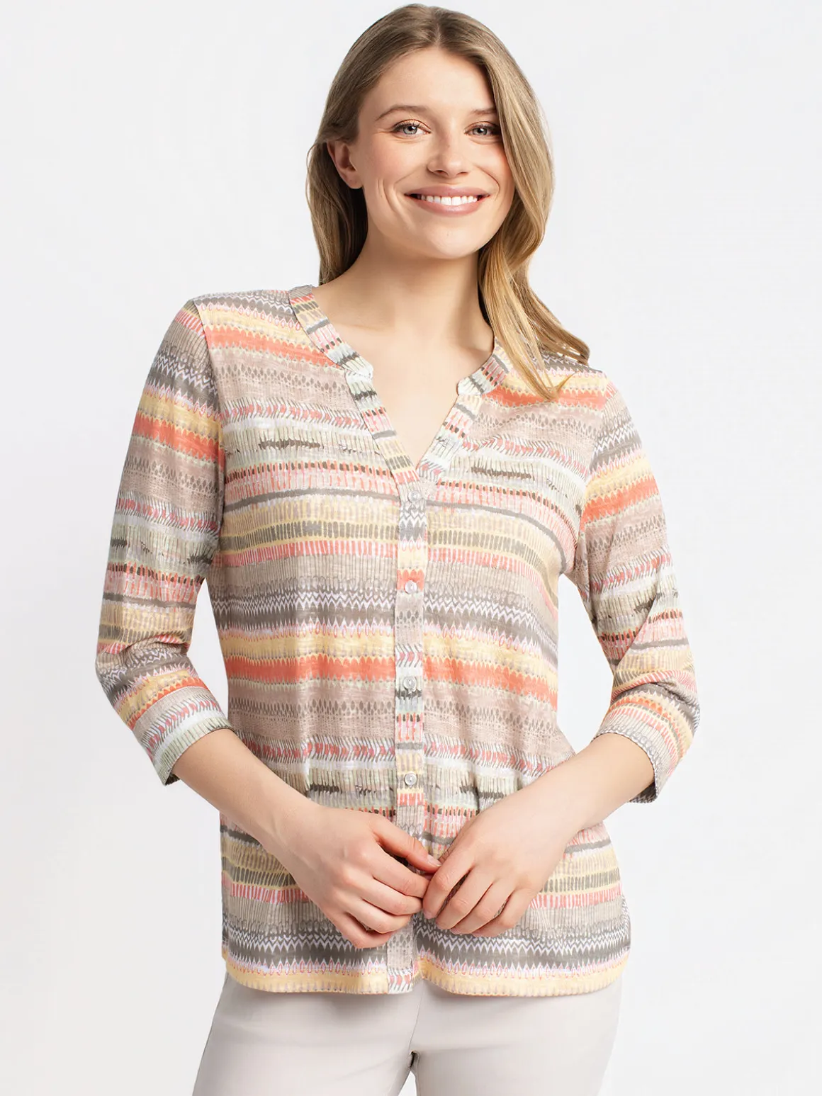3/4-sleeve semi-fitted blouse with buttons