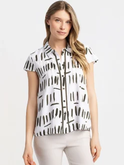 3/4-sleeve semi-fitted blouse with buttons
