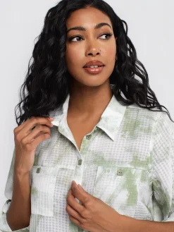 3/4-sleeve semi-fitted tunic length blouse with buttons