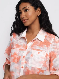 3/4-sleeve semi-fitted tunic length blouse with buttons