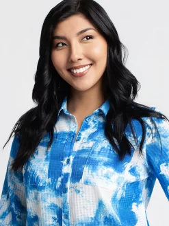3/4-sleeve semi-fitted tunic length blouse with buttons