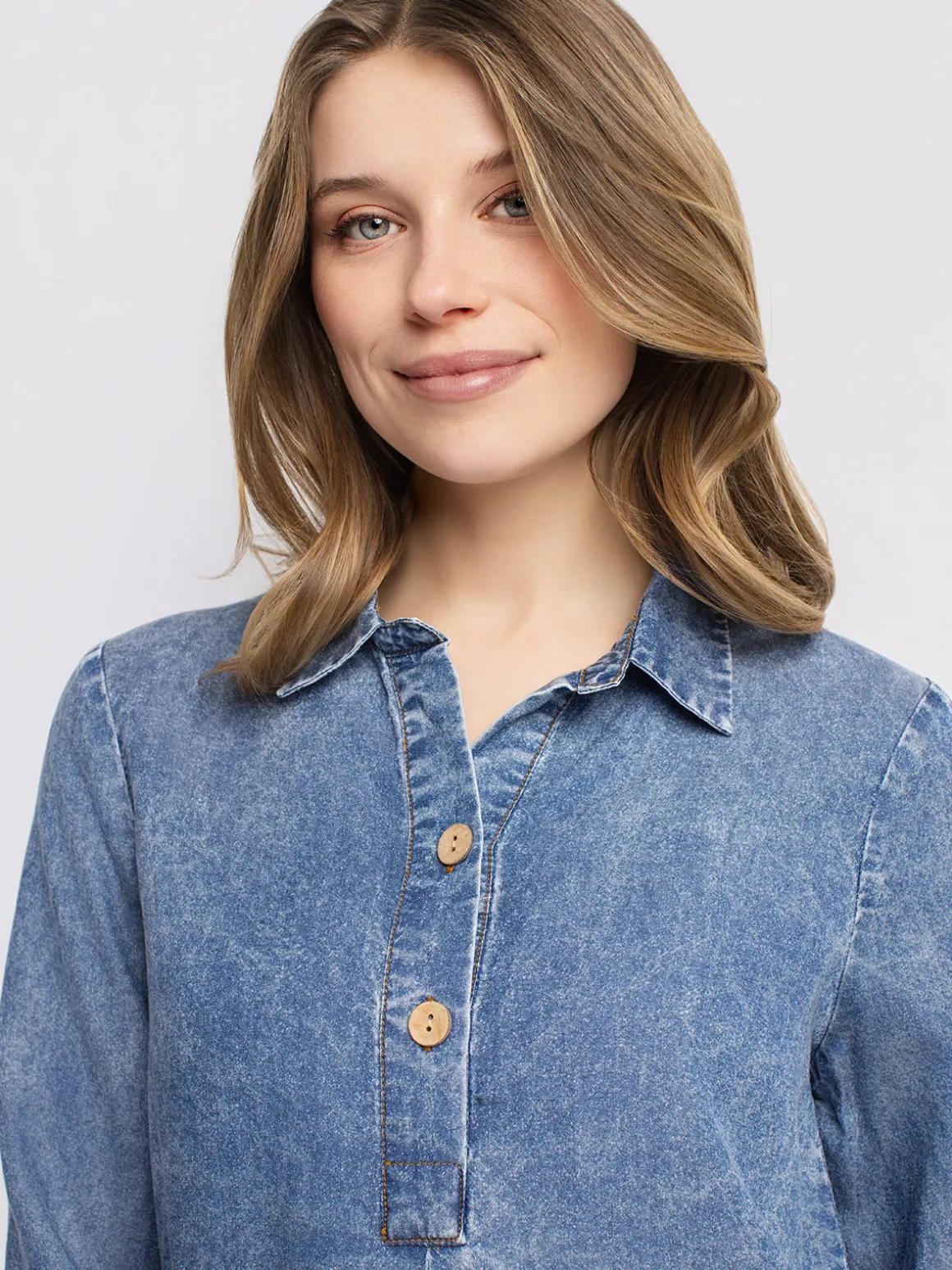 3/4-sleeve tunic length blouse