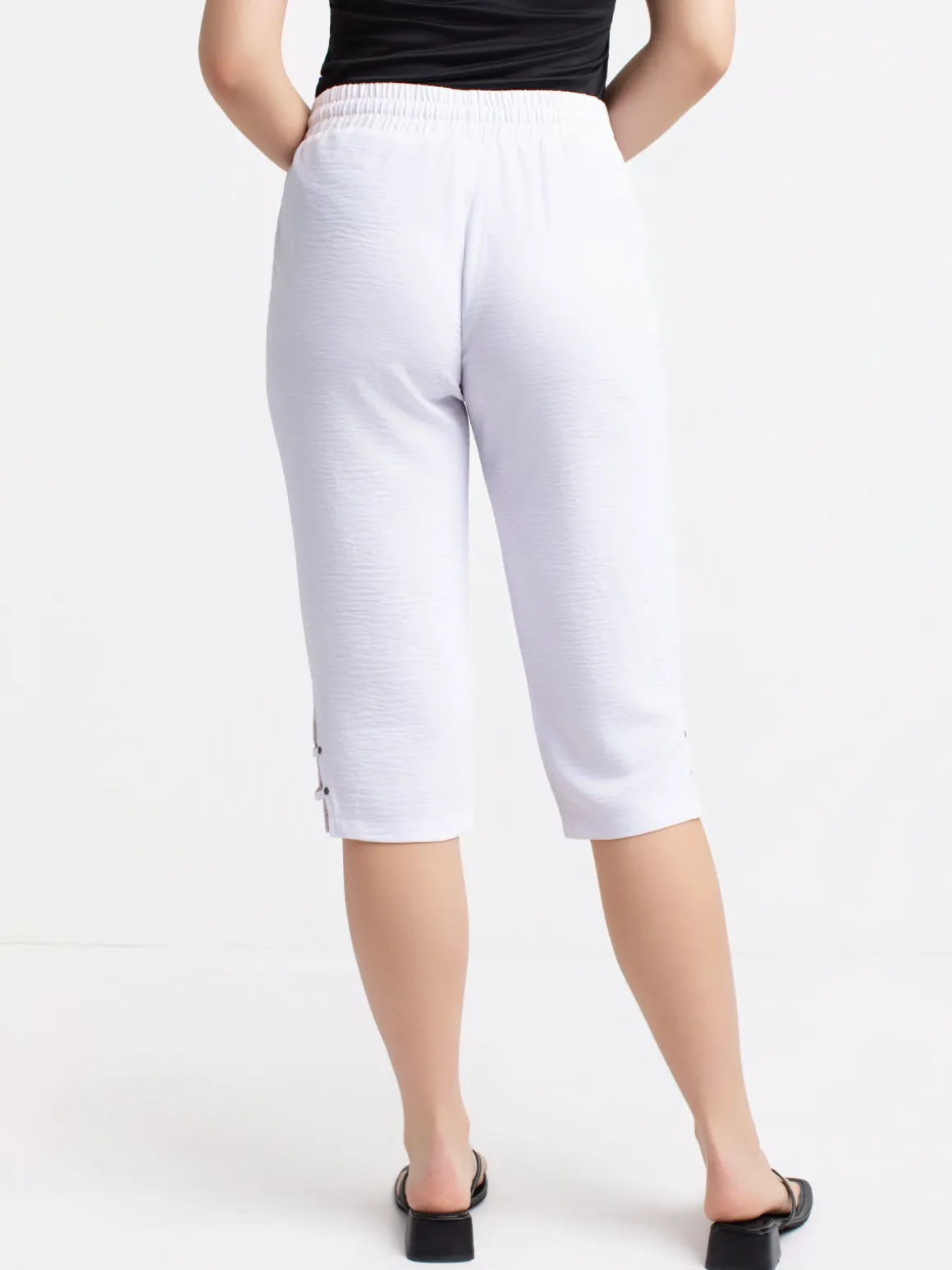 Straight casual pull-on capri