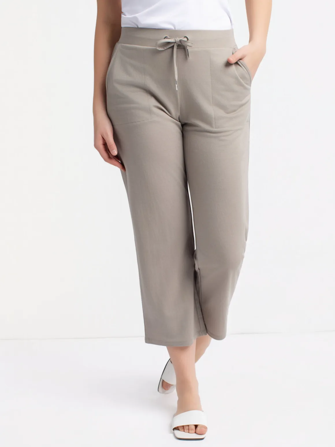 Straight casual pull-on capri - Petite
