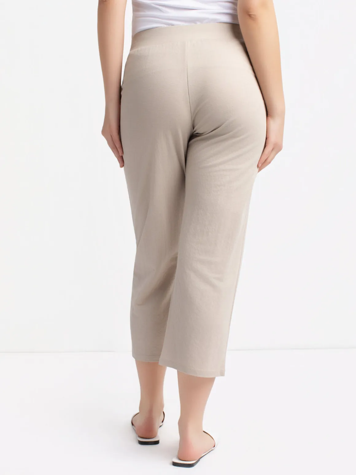 Straight casual pull-on capri - Petite