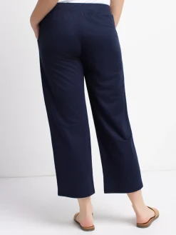 Straight casual pull-on capri - Petite