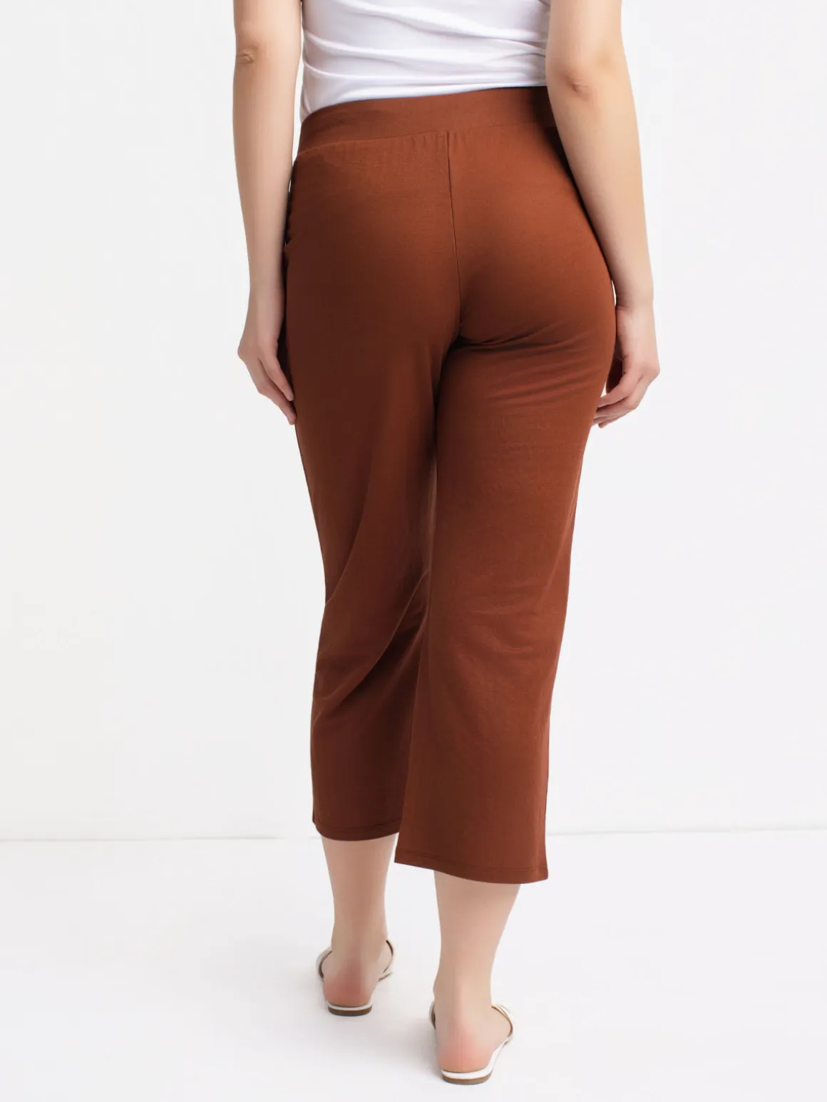 Straight casual pull-on capri - Petite