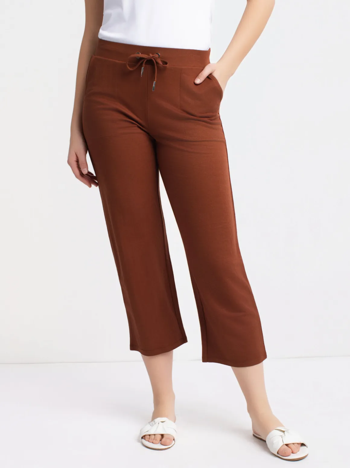 Straight casual pull-on capri - Petite
