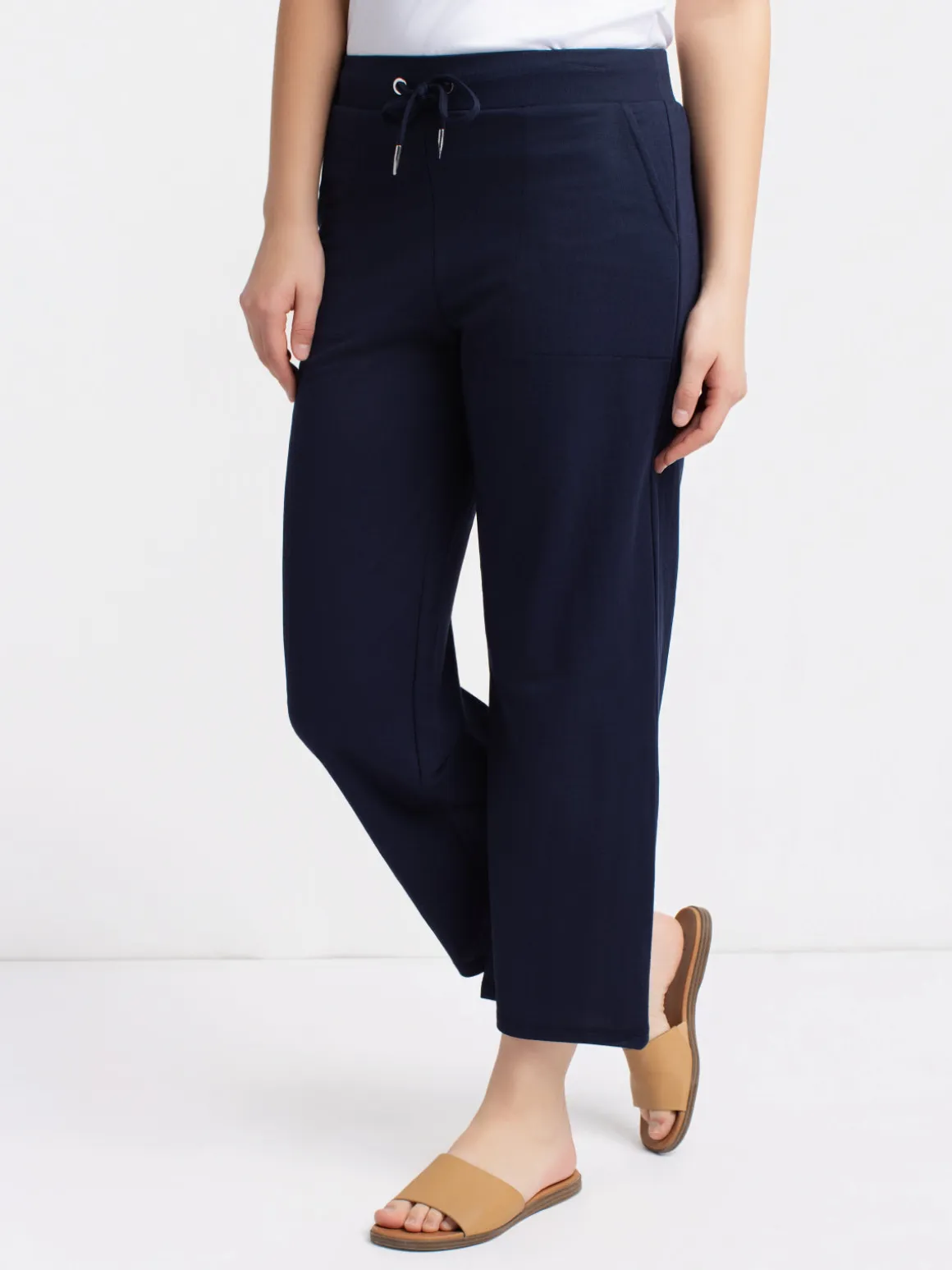 Straight casual pull-on capri - Petite